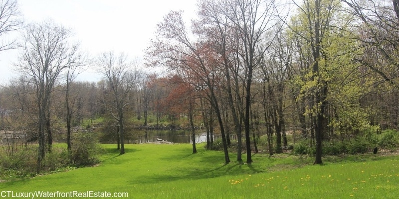 Luxury Waterfront Real Estate in CT